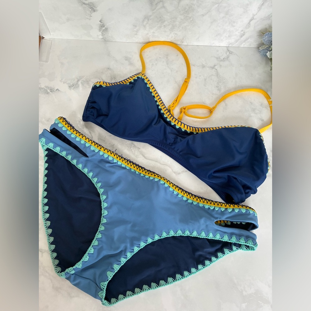Jessica Simpson Bikini with Reversible Bottom. Size Medium.